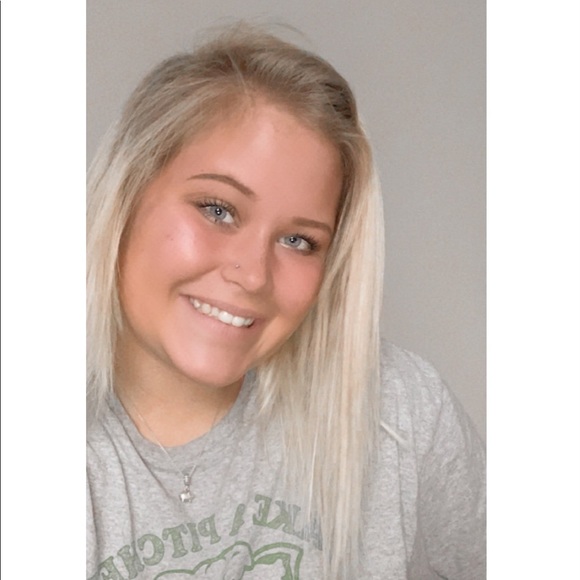 Meet your Posher, Madison - Picture 1 of 1